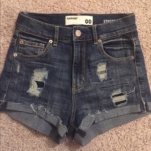 Retro high waisted shorts from Garage.